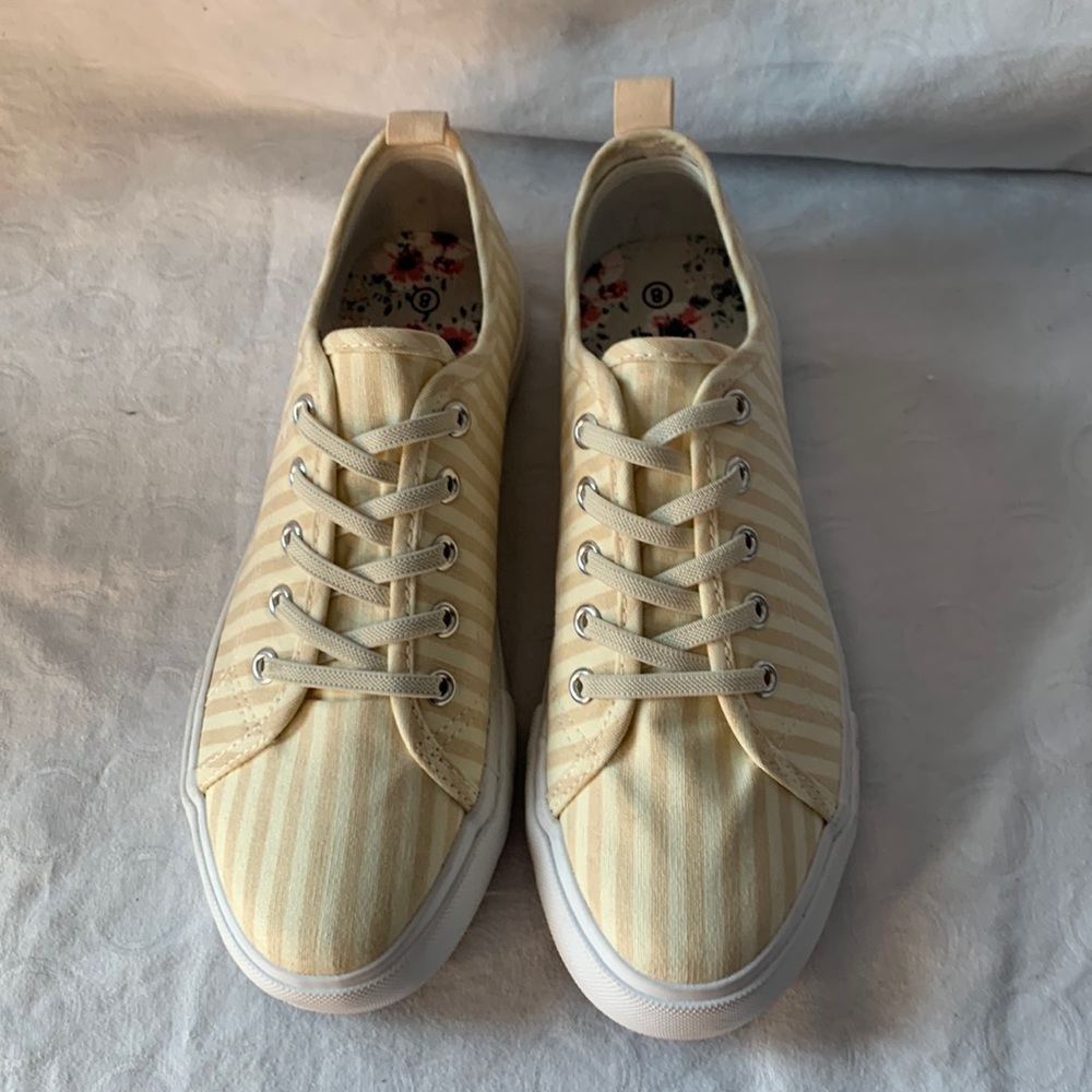 Serra Striped Slip-Ons NWOT Size 8 Women’s Pre-Laced no wear or stains